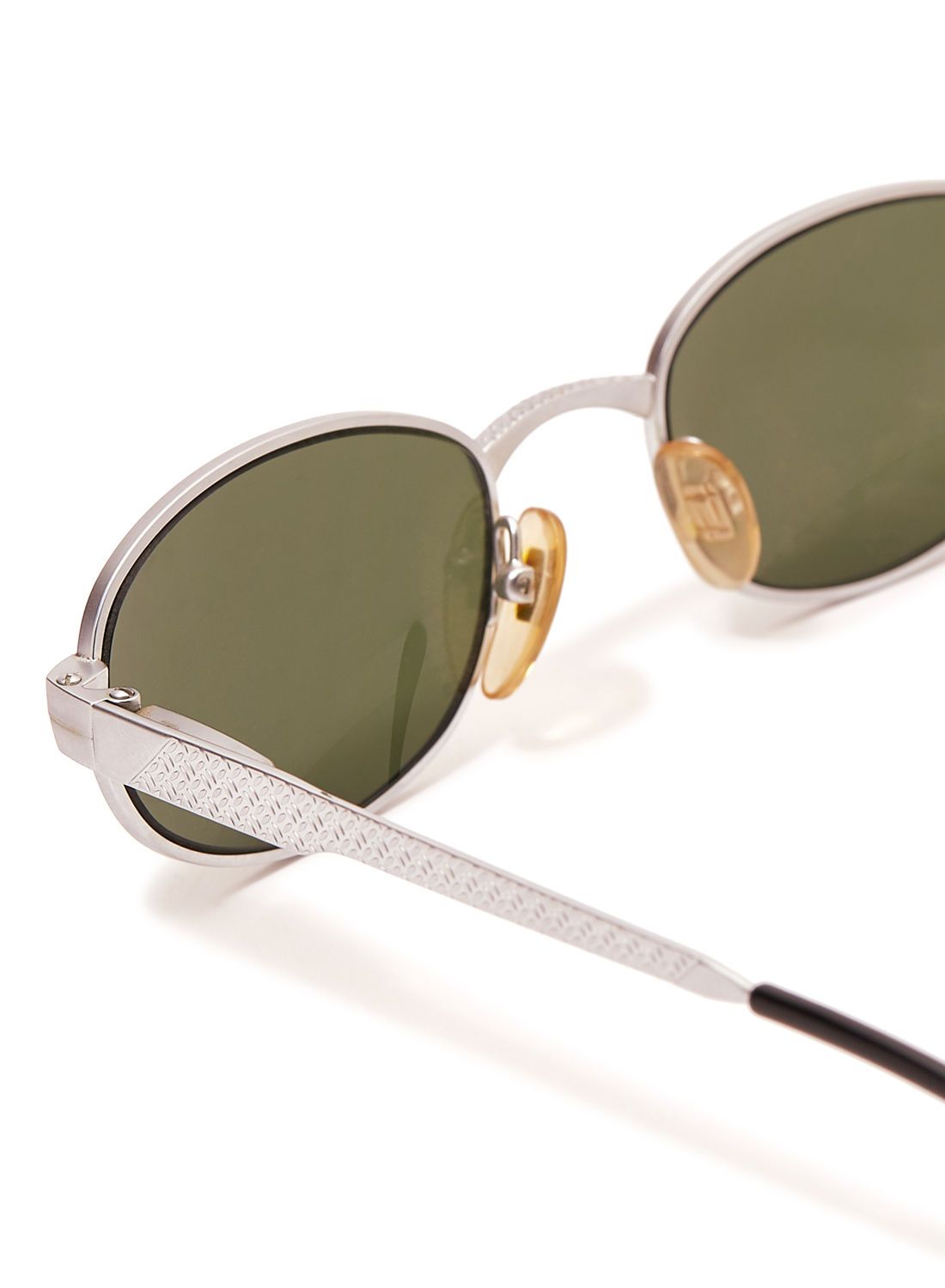 Classic Oval Frame Sunglasses